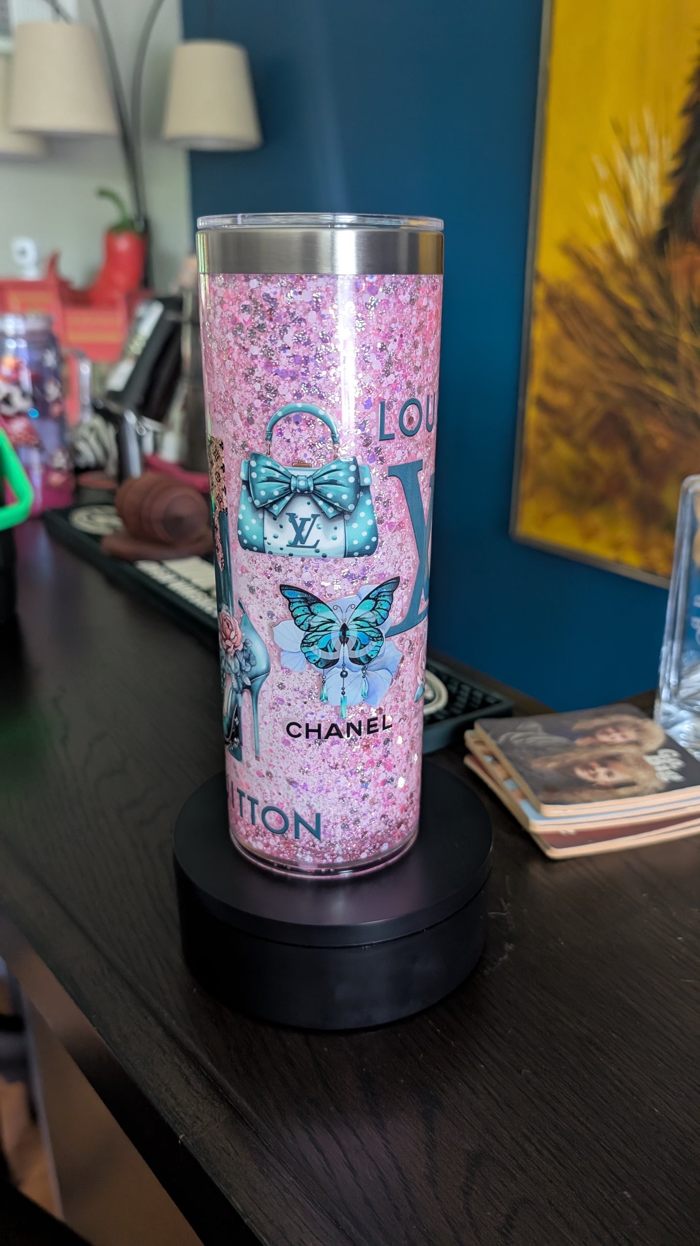 20 oz LV sparkle cup with pen!