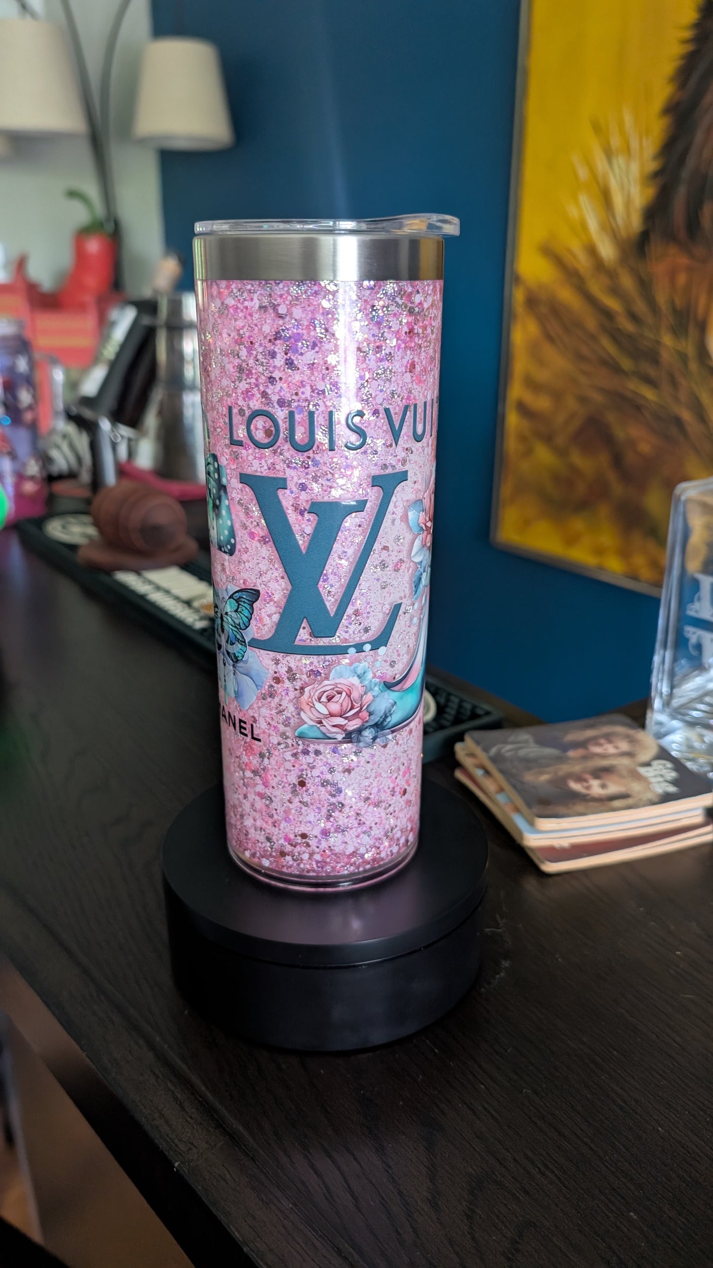 20 oz LV sparkle cup with pen!
