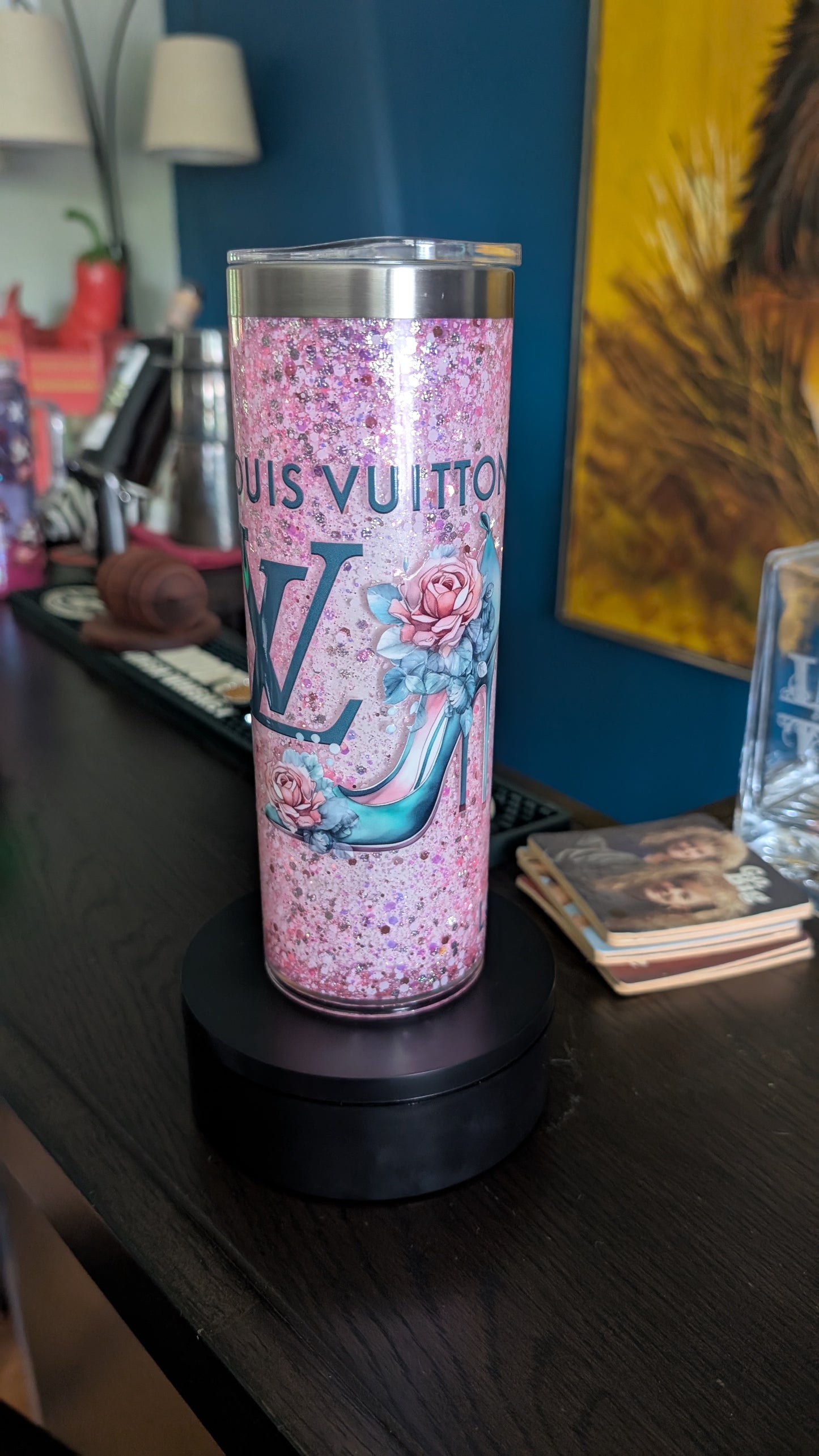 20 oz LV sparkle cup with pen!